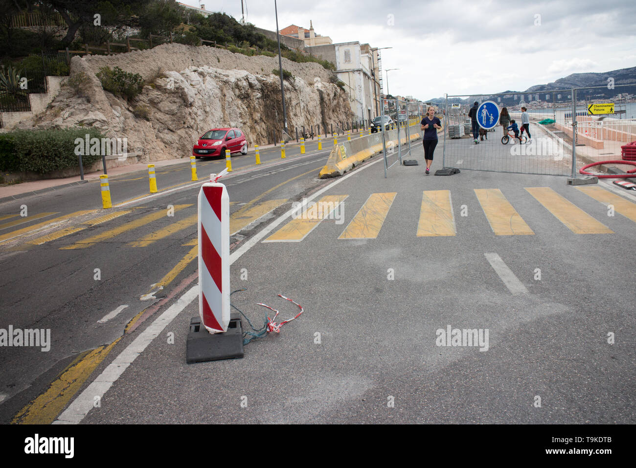 Nuova pista ciclabile in corso sulla Corniche Kennedy a Marsiglia Foto Stock