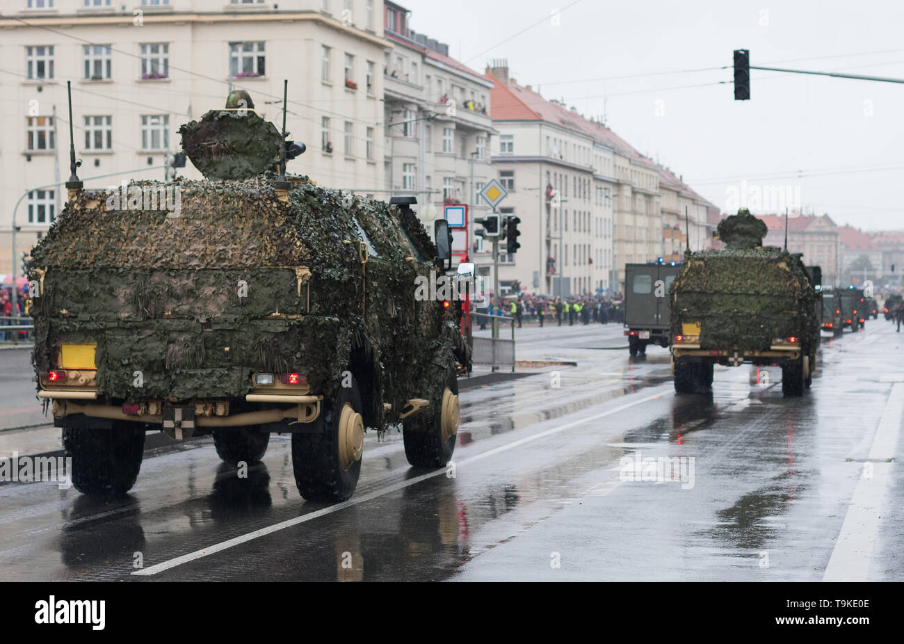 Luce veicolo blindato sulla parata militare a Praga, Repubblica Ceca Foto Stock