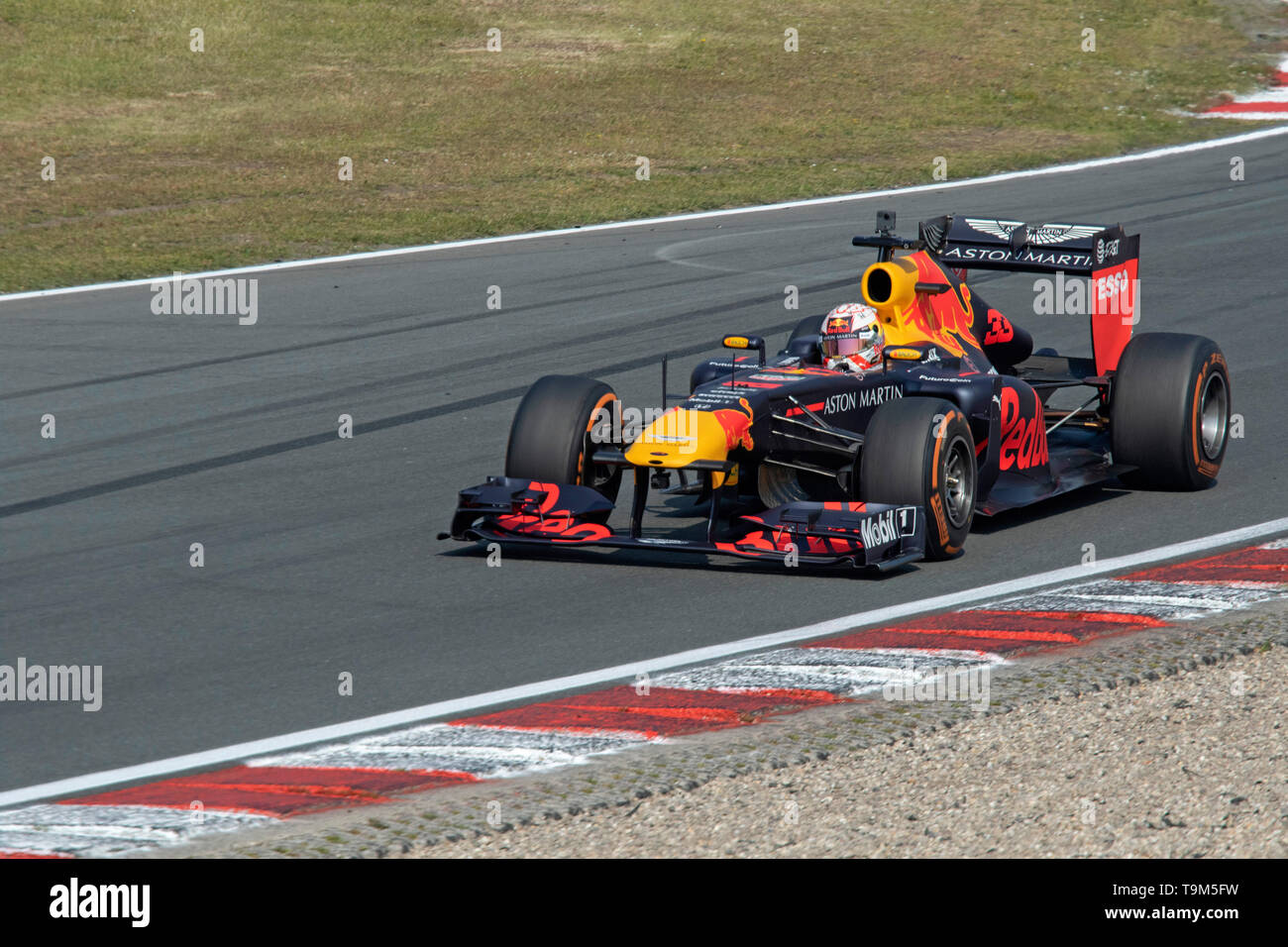 Max Verstappen in Red Bull Formula 1 auto da 2011 (RB7) Foto Stock