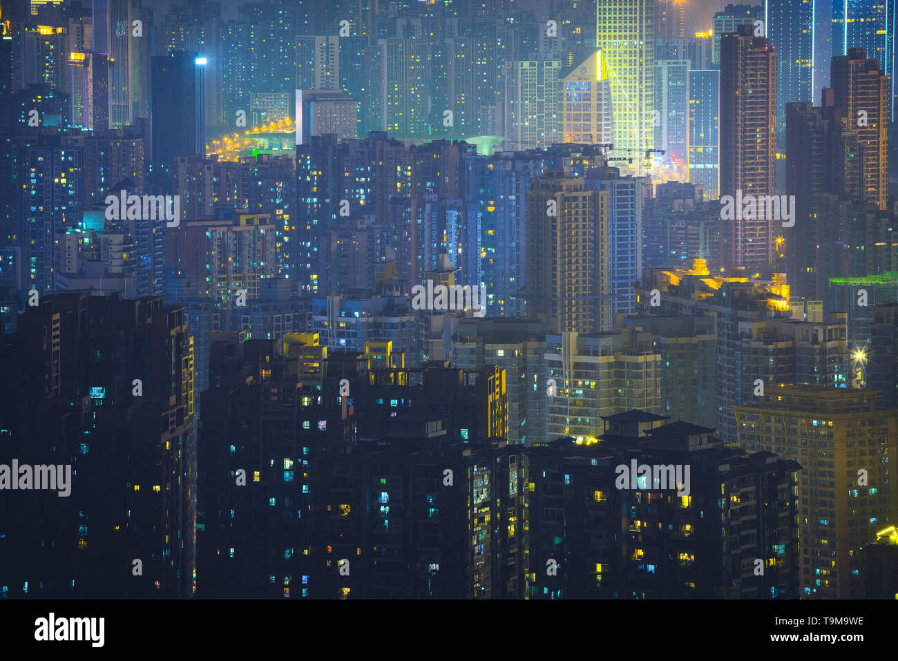 Paesaggio di Chongqing in Cina illuminata di notte . Foto Stock