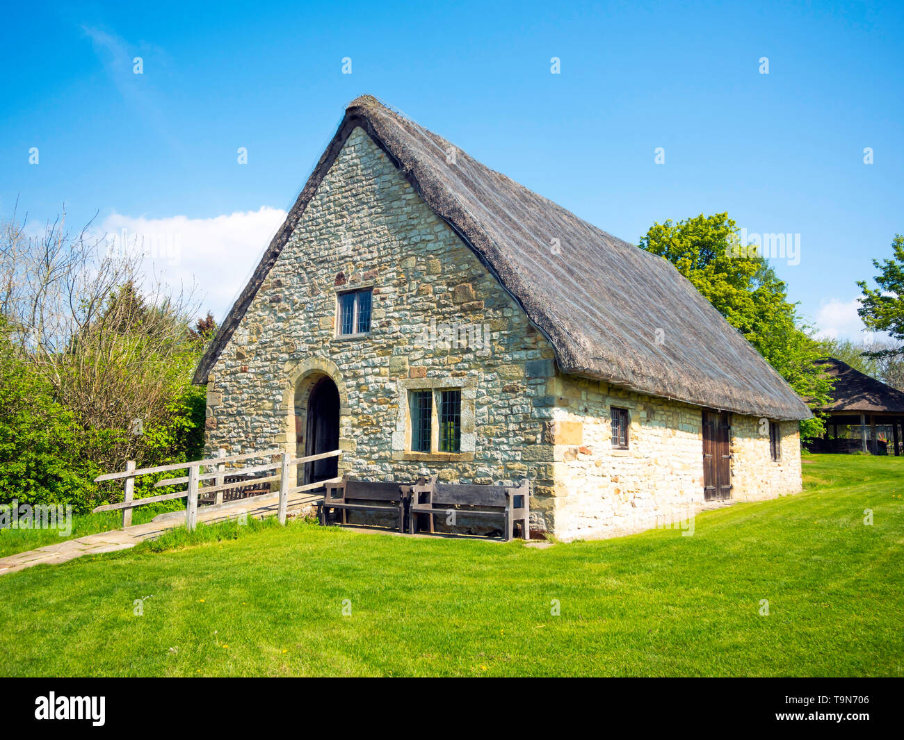 Esterno del tardo XVI secolo Manor House all'Ryedale Folk Museum in Hutton Le Hole North Yorkshire England Regno Unito Foto Stock