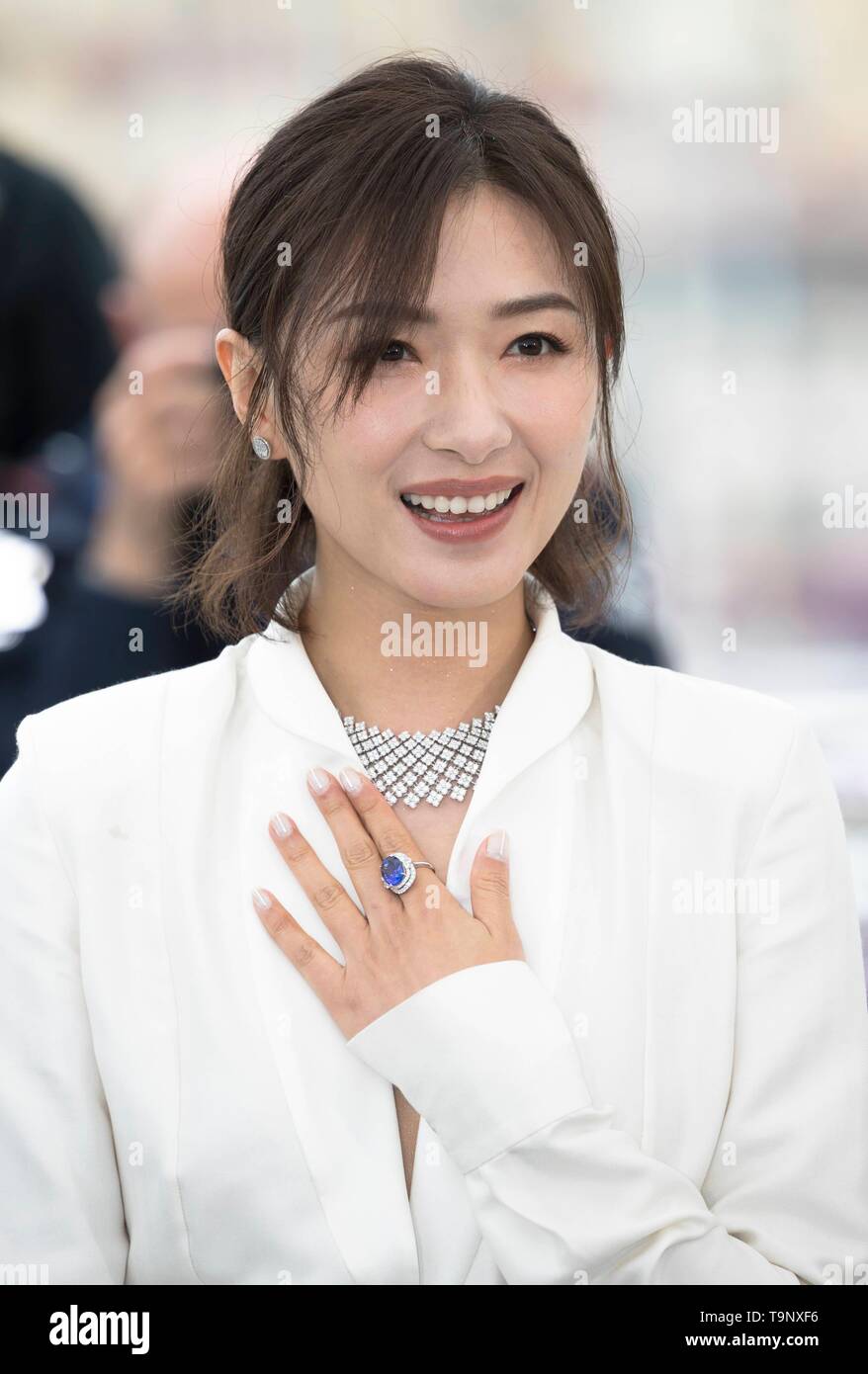 Cannes, Francia. 19 Maggio, 2019. Qian Wan pone al photocall di 'L'Oca selvatica Lago' durante la 72a Cannes Film Festival presso il Palais des Festivals a Cannes, Francia, il 19 maggio 2019. | Utilizzo di credito in tutto il mondo: dpa/Alamy Live News Foto Stock