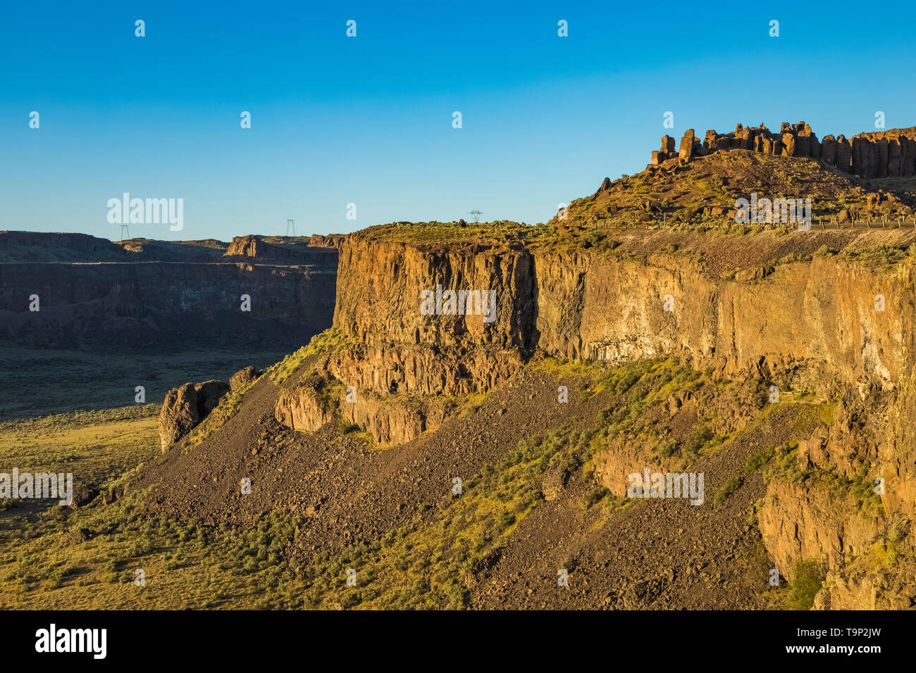 Rocce basaltiche lungo il bordo del francese Coulee, alcuni dei incanalato scablands, vicino Vantage, nello Stato di Washington, USA Foto Stock