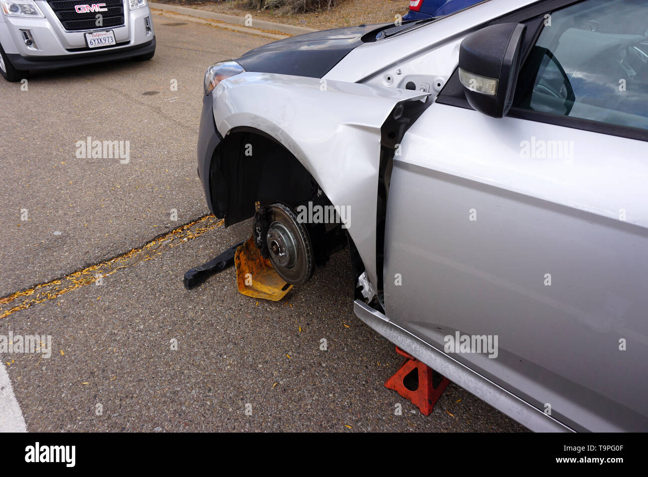 Danneggiato i freni anteriore e l'assale Foto Stock
