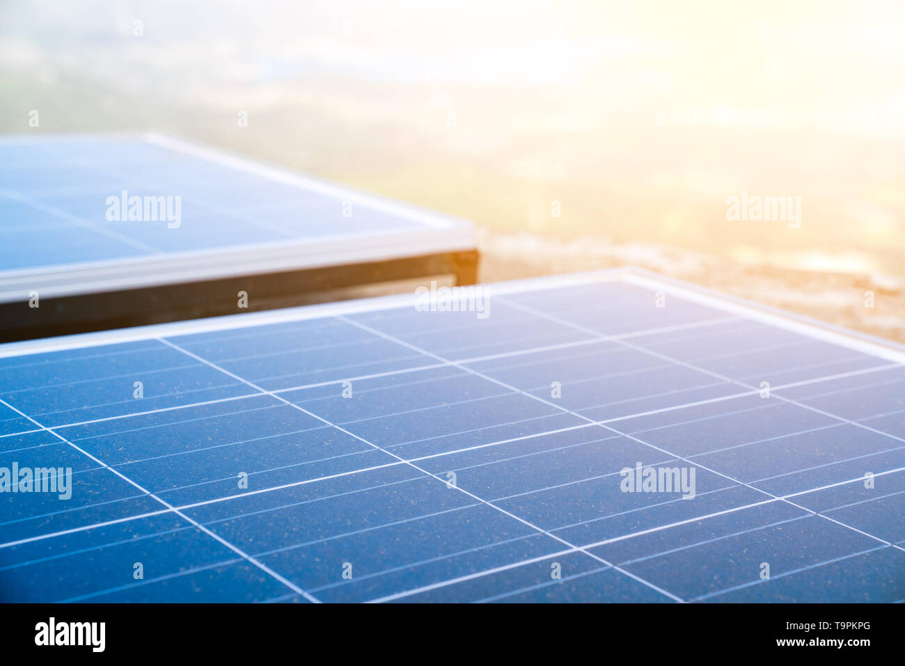 Le fonti rinnovabili di energia, pannelli solari. Fonti di energia rinnovabili. Pannelli solari Foto Stock