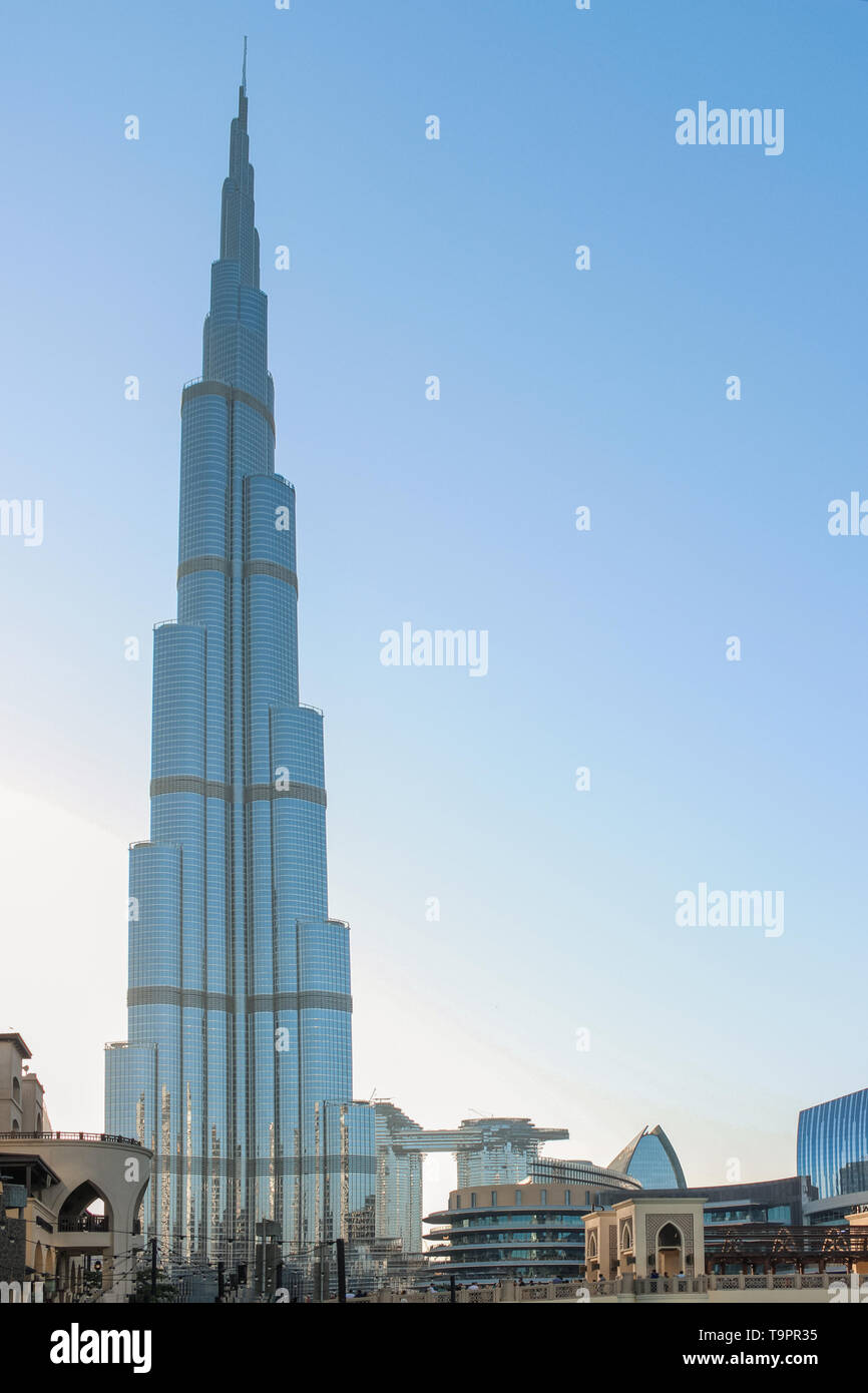Dountown Burj Dubai closeup in estate. Dubai a maggio 2019. Foto Stock