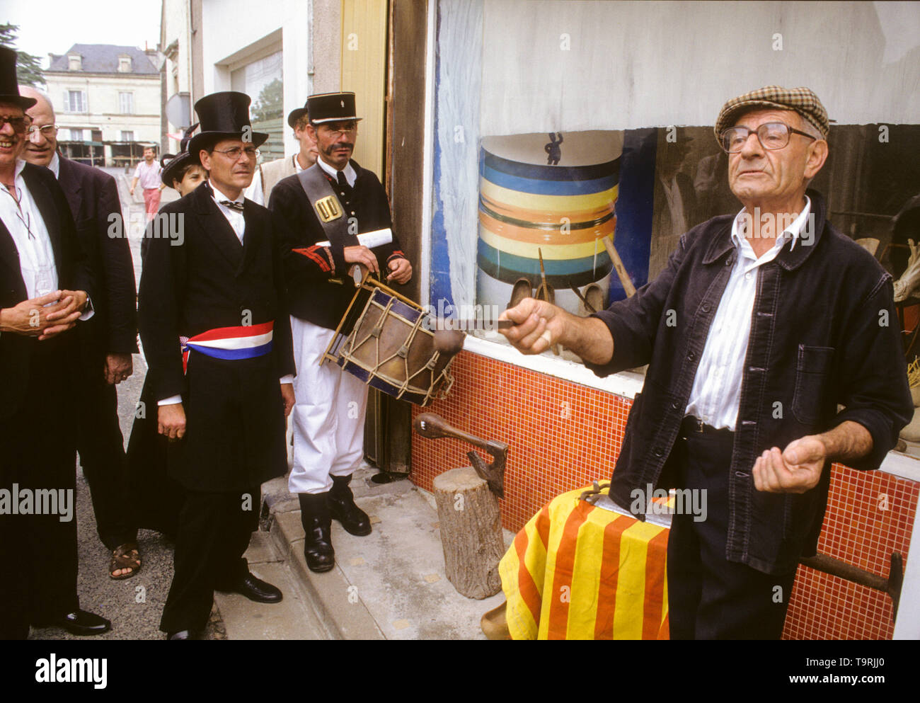 Giornata Nazionale celebraiting di persone nella zona della Loira vestito in costumi storici Foto Stock