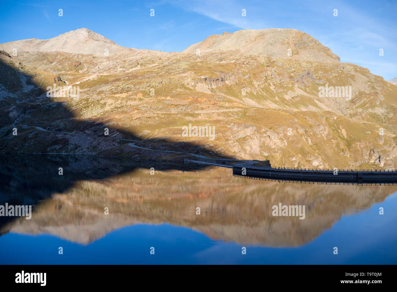 Lago Agnel, Colle del Nivolet. Graian Alpi, Ceresole Reale, Regione Piemonte, Italia Foto Stock