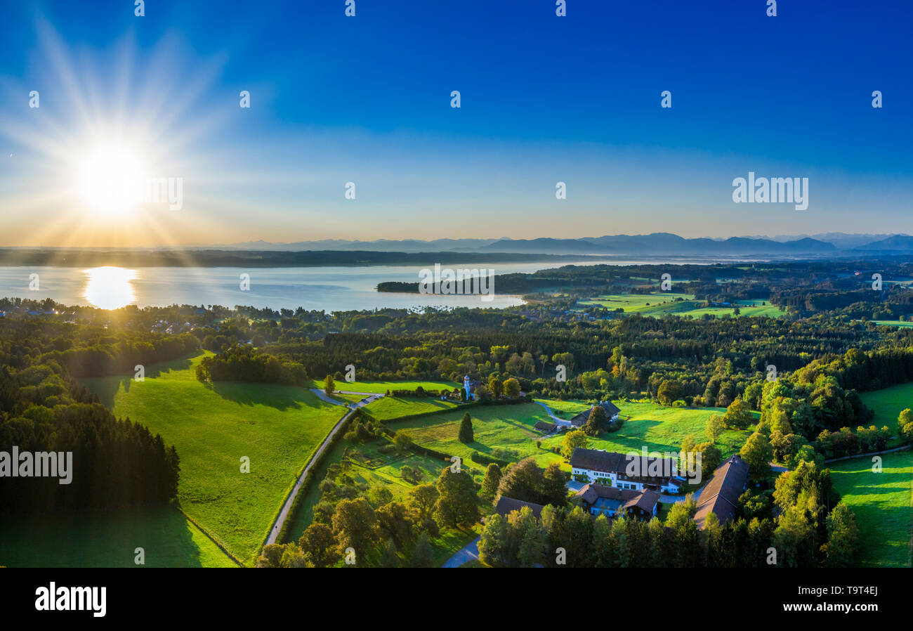 Lago Starnberger prima le Alpi della Ilkahöhe visto, Tutzing, 5-paese di mare, Alta Baviera, Baviera, Germania, Europa, Starnberger See Vor den Alpen Foto Stock