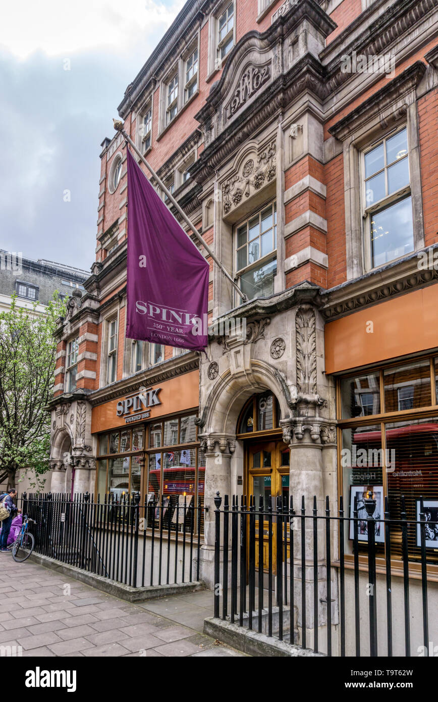 I locali di Spink & Son d'Aste e collezionismo società in Southampton Row, Londra. Foto Stock