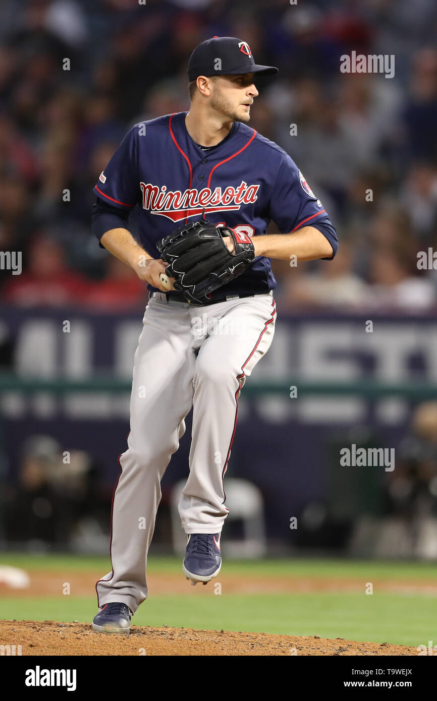 Anaheim, California, USA. Il 20 maggio 2019. Minnesota Twins a partire lanciatore Jake Odorizzi (12) rende l'inizio per i gemelli durante il gioco tra il Minnesota Twins e il Los Angeles gli angeli di Anaheim presso Angel Stadium di Anaheim, CA, (foto di Peter Joneleit, Cal Sport Media) Credito: Cal Sport Media/Alamy Live News Foto Stock