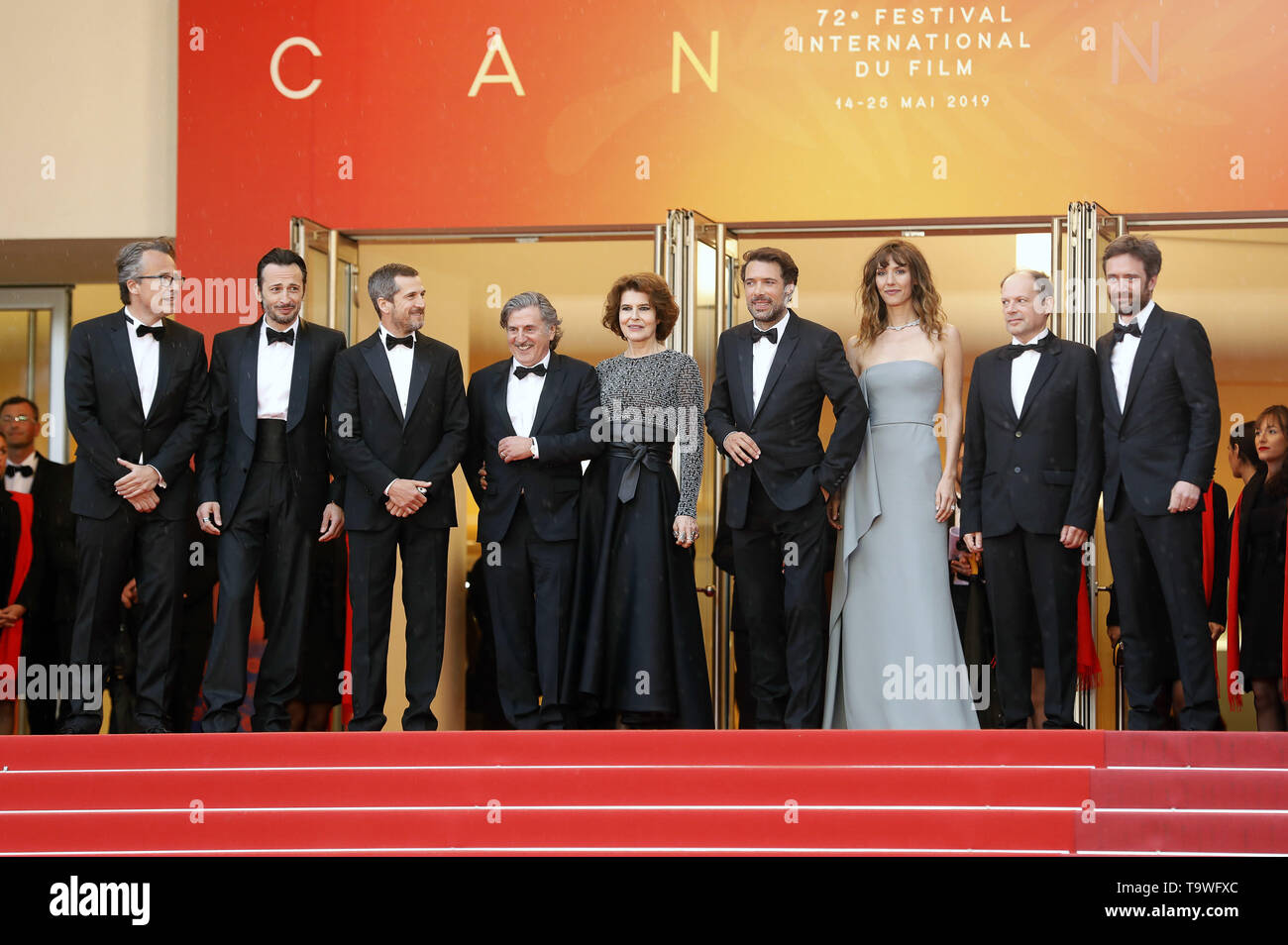 Francois Kraus,Michael Cohen, Guillaume Canet, Daniel Auteuil, Fanny Ardant, Nicolas Bedos, Doria Tillier, Denis Podalydes e Denis Pineau-Valencienne frequentando il 'La belle époque' premiere durante la 72a Cannes Film Festival presso il Palais des Festivals il 20 maggio 2019 a Cannes, Francia | Utilizzo di tutto il mondo Foto Stock