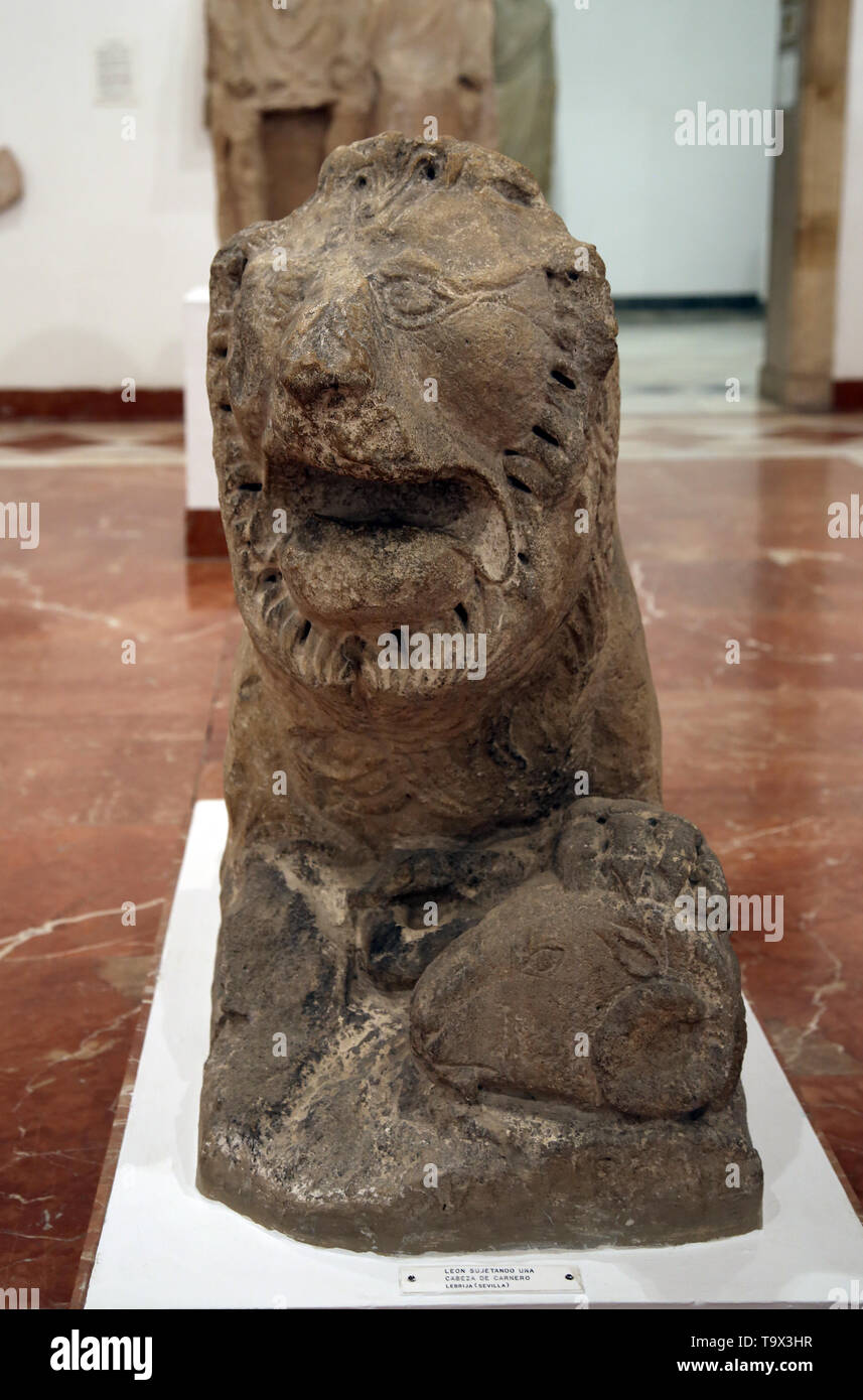 Lion tenendo una ram alla testa. Lebrija, Siviglia, Spagna. Pre-romane i popoli. Museo archeologico di Siviglia. Spagna. Foto Stock