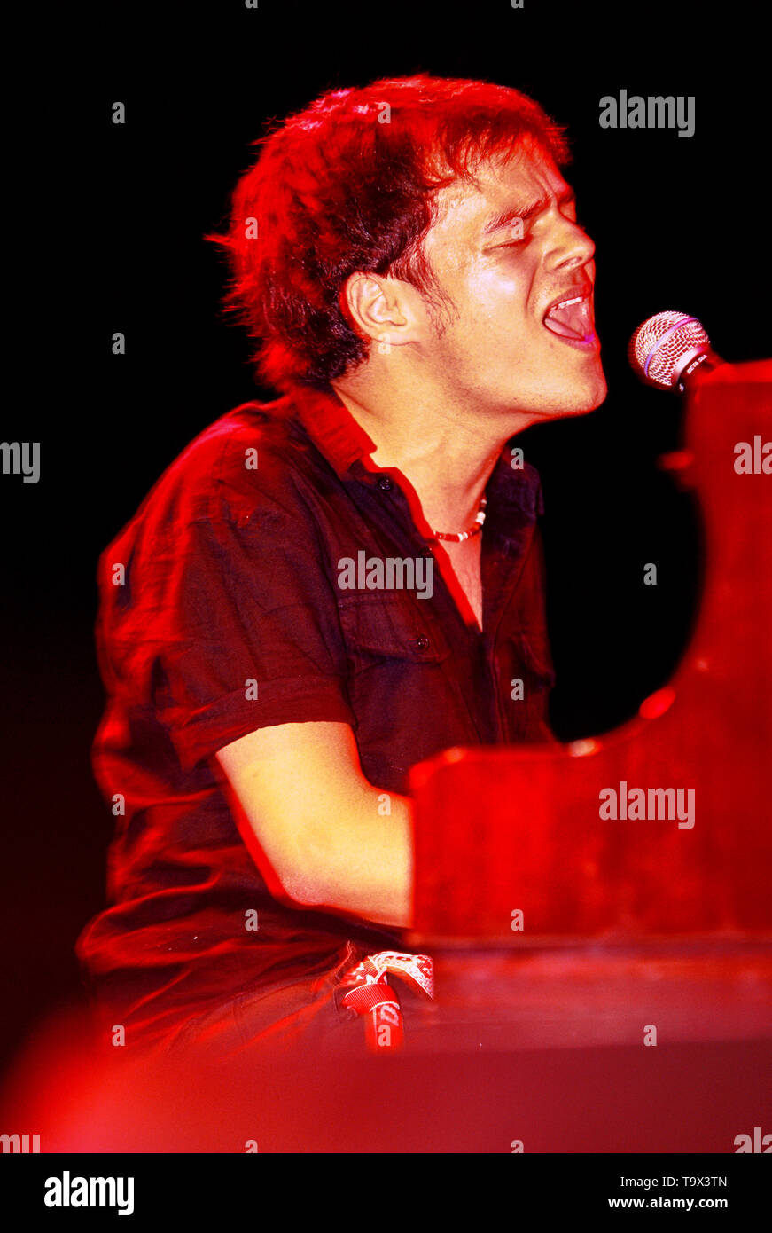 Jamie Cullum eseguendo in Vergine V Festival 2003,Hylands Park, Chelmsford Essex, Regno Unito. Foto Stock