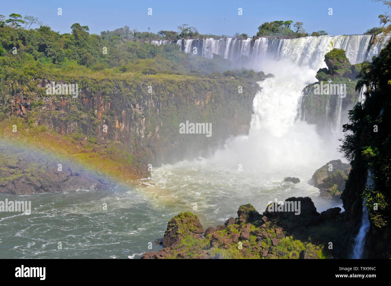 Iguassu Falls e rainbow, Puerto Iguazú, in Argentina Foto Stock