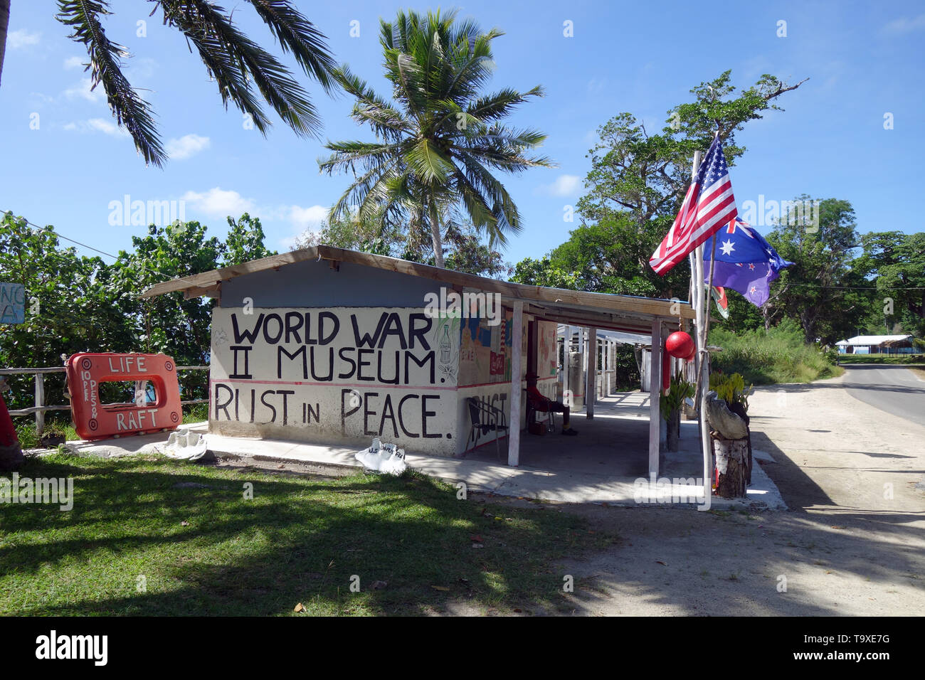 II Guerra Mondiale Museo con slogan 'ruggine in pace', Havannah Bay, Efate, Vanuatu. No signor o PR Foto Stock