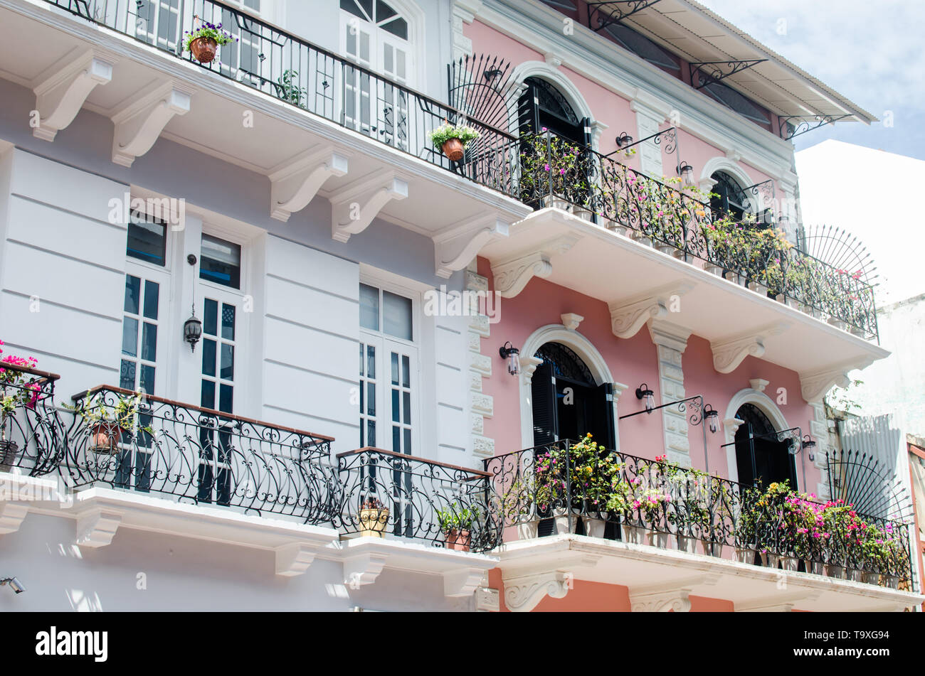 Graziosi balconi in Casco Viejo, il celebre storico Quartiere Vecchio, un sito del Patrimonio mondiale dal 1997 Foto Stock