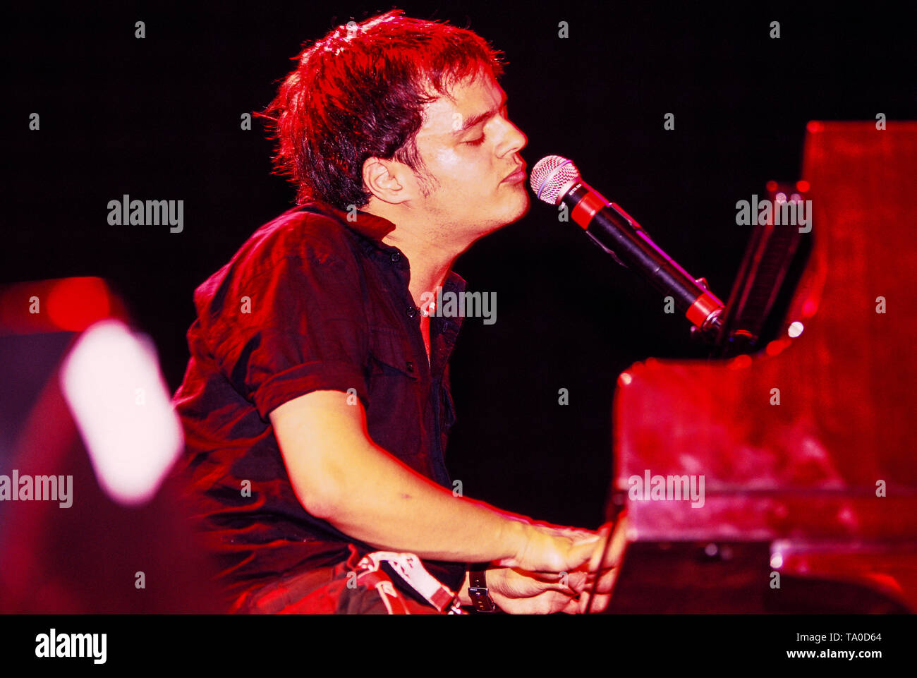 Jamie Cullum eseguendo in Vergine V Festival 2003,Hylands Park, Chelmsford Essex, Regno Unito. Foto Stock