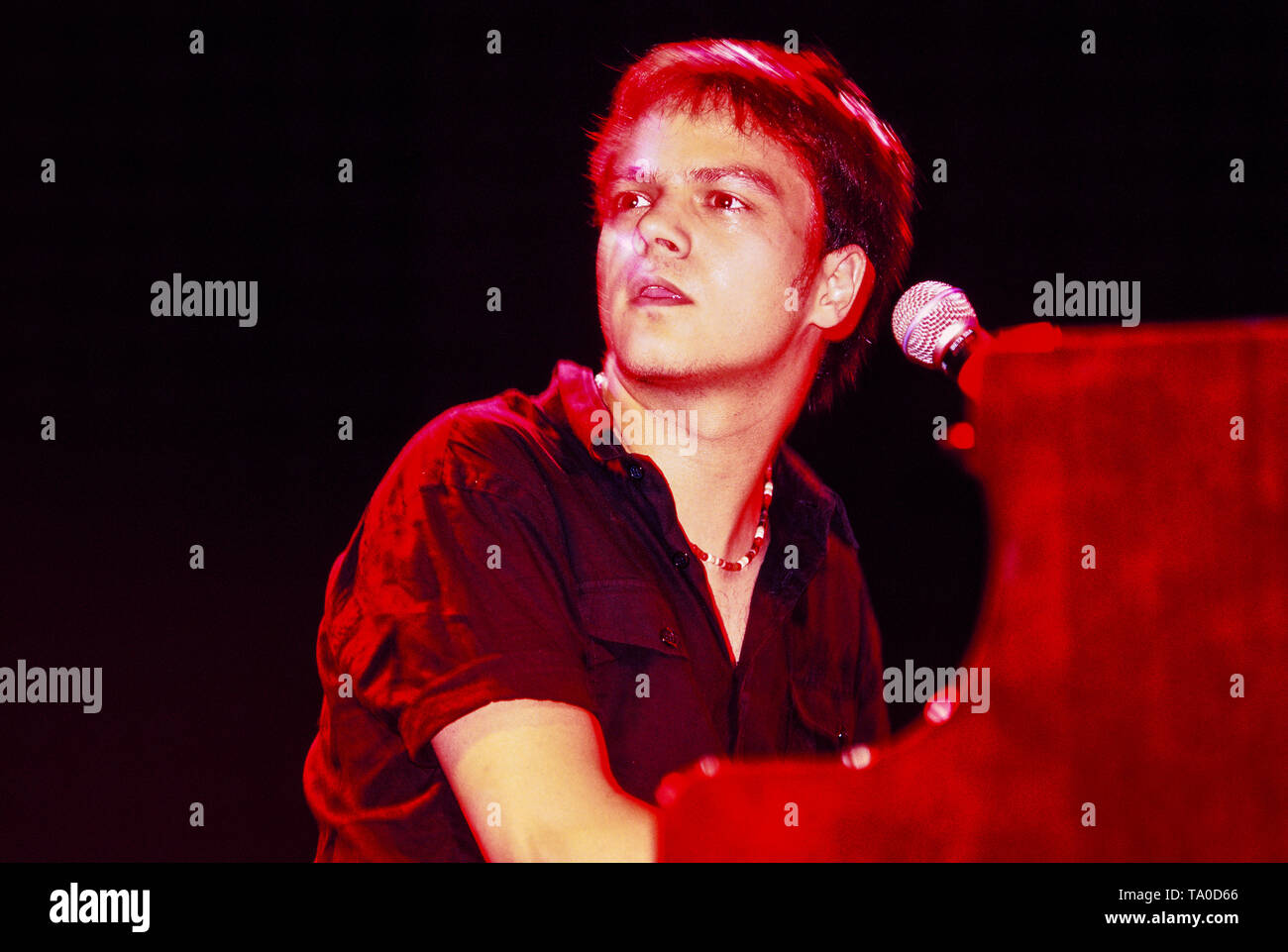 Jamie Cullum eseguendo in Vergine V Festival 2003,Hylands Park, Chelmsford Essex, Regno Unito. Foto Stock