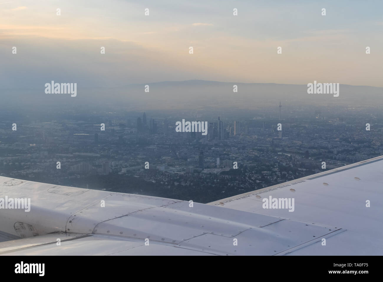 Francoforte, Germania visto da un piano per la fase di decollo/atterraggio Foto Stock