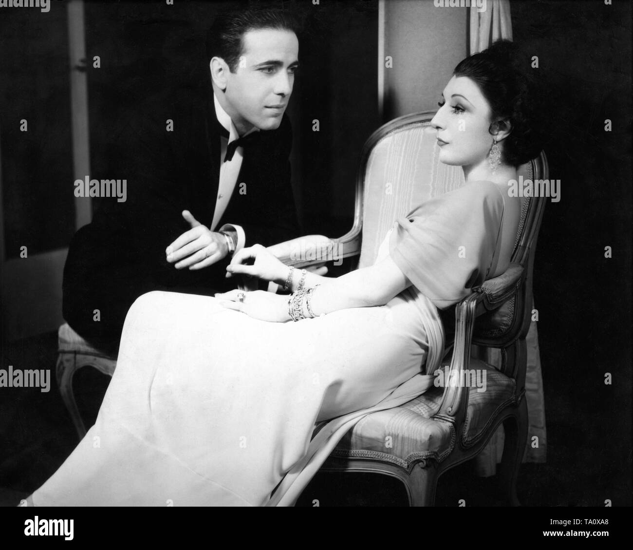 HUMPHREY BOGART come Luciano Spina JUDITH ANDERSON come Savina Gracia la maschera e la faccia 1933 Broadway Commedia scritto da W. Somerset Maugham italiana da giocare da Luigi CHIARELLI Foto Stock