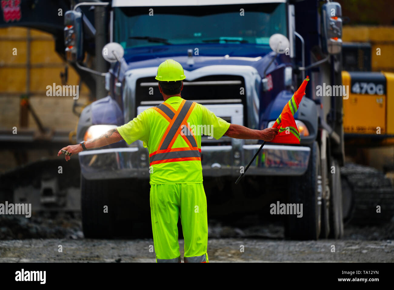 Montreal, Canada,17 Maggio 2019.Costruzione segnalatore dirigere traffico sul sito.a Montreal, Quebec, Canada.Credit:Mario Beauregard/Alamy Live News Foto Stock
