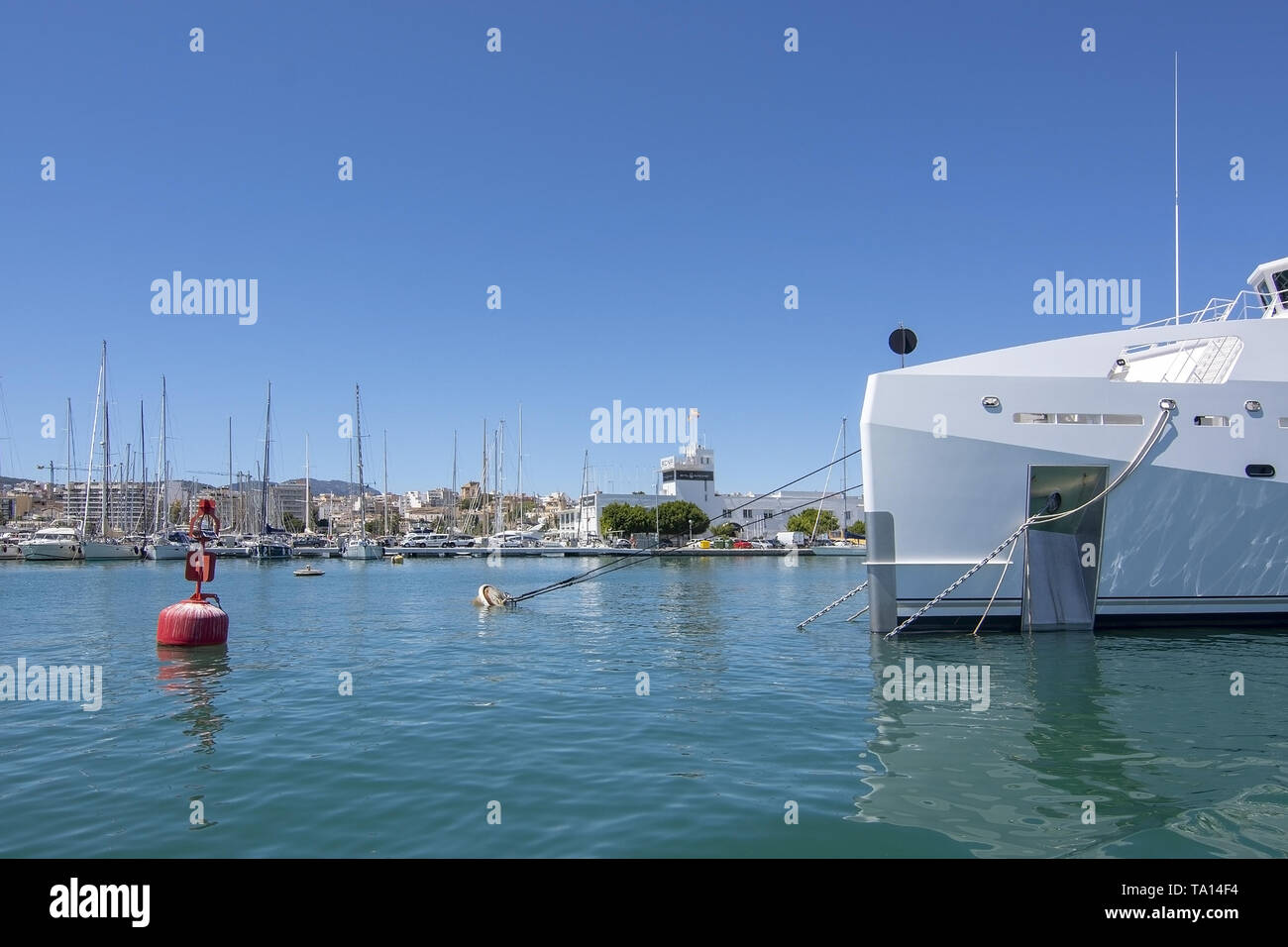 PALMA DI MALLORCA, Spagna - 20 Maggio 2019: porto di Palma tour in barca viste in una giornata di sole il 20 maggio 2019 in Palma di Mallorca, Spagna. Foto Stock