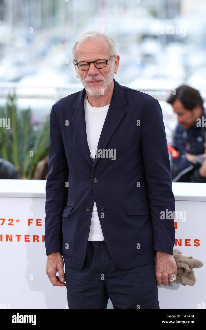 Cannes, Francia. 21 Maggio, 2019. Attore Pascal Greggory pone durante un photocall per il film "Frankie" presso la 72a Cannes Film Festival di Cannes, Francia, 21 maggio 2019. Regista americano Ira Sachs' film "Frankie' di competere per la Palme d'Or presso la 72a Cannes Film Festival. Credito: Zhang Cheng/Xinhua/Alamy Live News Foto Stock