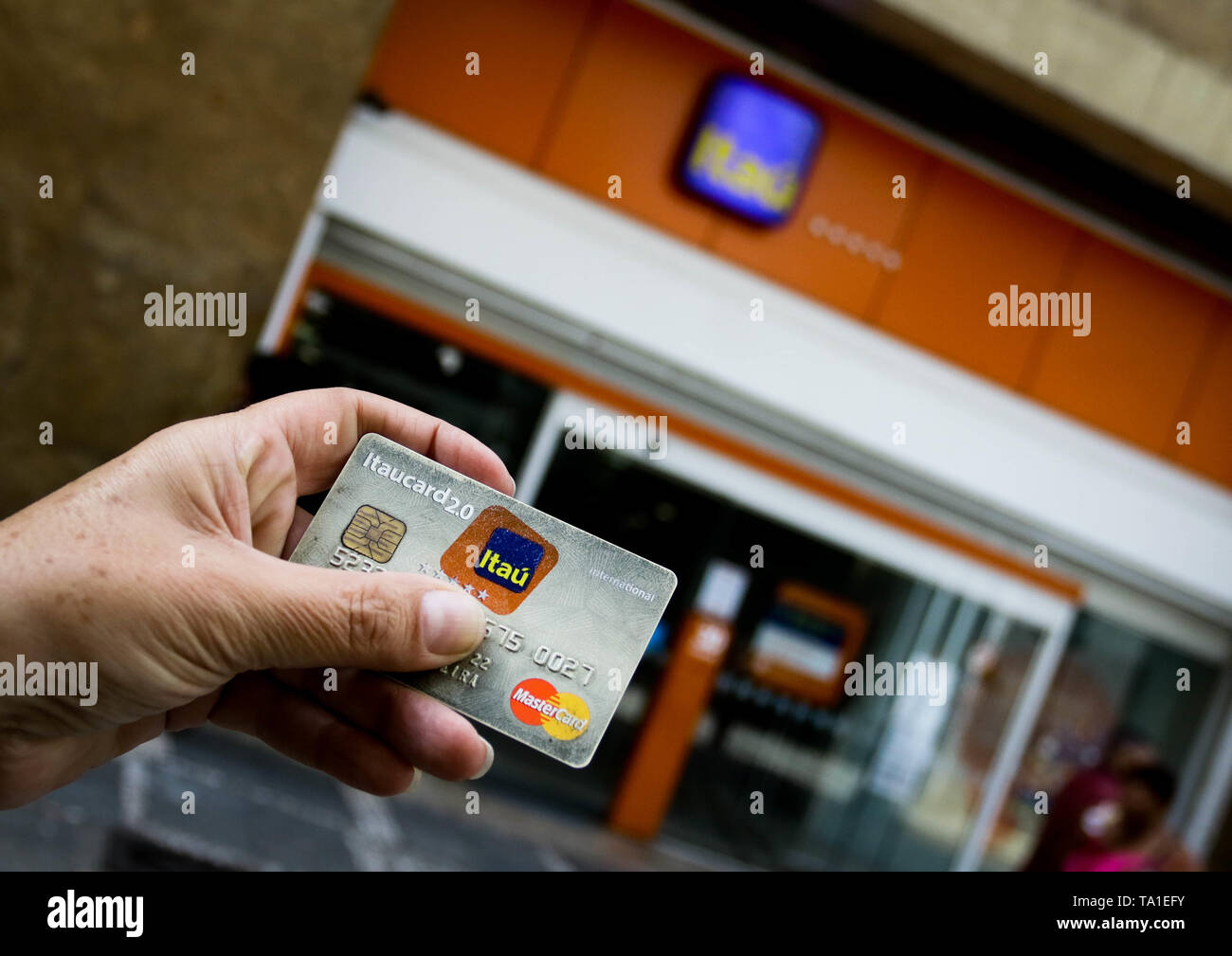 SÃO PAULO, SP - 21.05.2019: ITAÚ Unibanco PLANEJA FECHAR 400 AGÊNCIAS - ITAÚ Unibanco prevede di chiudere 400 filiali nel paese, la riduzione arriva fino a circa il dieci per cento dei punti fisici e deve essere suddiviso in due processi, metà in fino a dodici mesi e il resto dell'anno seguente. (Foto: Aloisio Mauricio/Fotoarena) Foto Stock