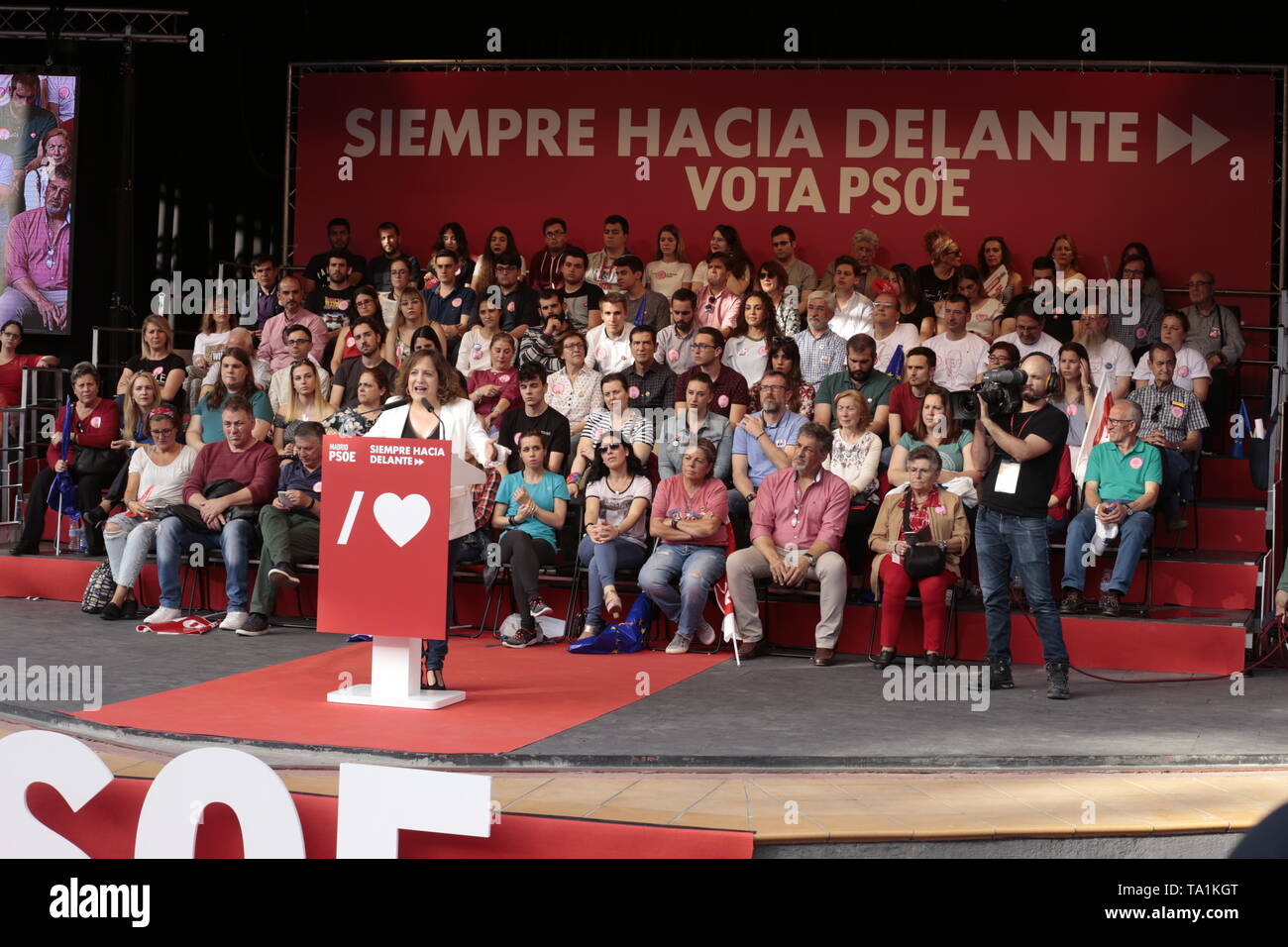 Iratxe García, numero 2 sul PSOE liste per le elezioni europee visto parlando durante il PSOE conferenza di partito. La conferenza si è svolta davanti a livello regionale, locale e delle elezioni europee il 26 maggio in Spagna con la partecipazione di Pedro Sánchez (Primo Ministro spagnolo), Iratxe Garcia (MEP del PSOE), Ángel Gabilondo (candidato per la presidenza della regione di Madrid per le elezioni regionali del 26 maggio), José Manuel Franco (Segretario Generale del PSOE di Madrid) e Santiago Llorente (sindaco di Leganés). Altri politici socialisti come Dolores Delgado o Rafael Simancas hanno partecipato all'evento. Foto Stock