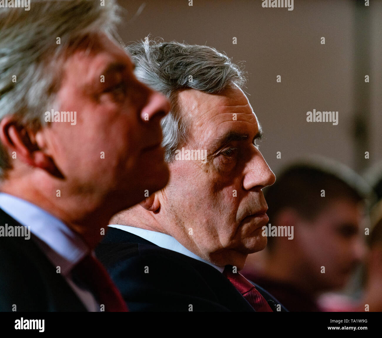 Ex primo ministro Gordon Brown e Richard Leonard (l) al momento del lancio di scozzese del lavoro elezioni europee campagna presso il faro in Glasgow ,ma Foto Stock