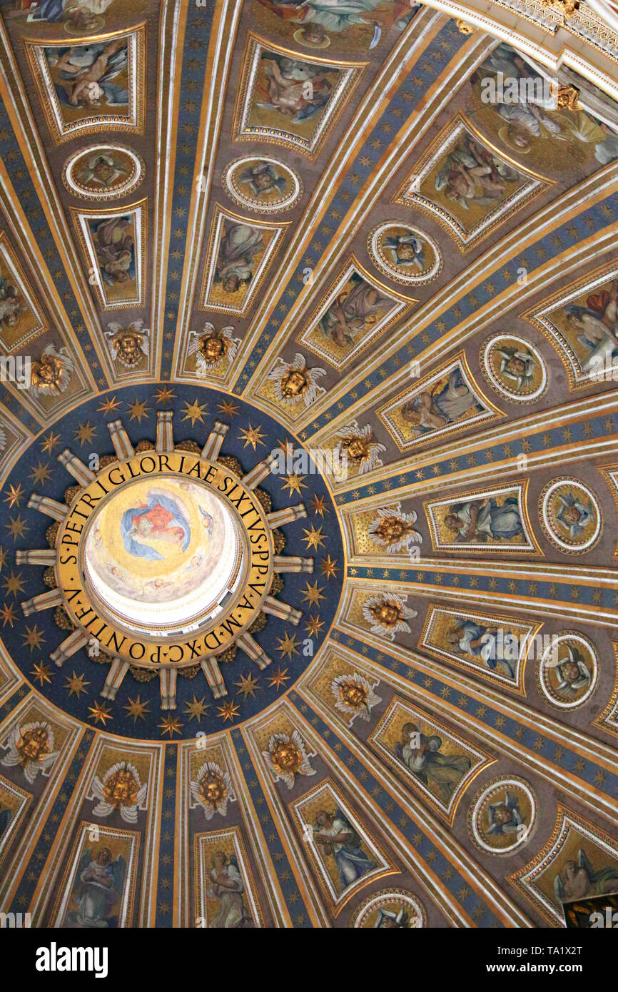 La Basilica di San Pietro, Michelangelo e la cupola, Roma, Italia Foto
