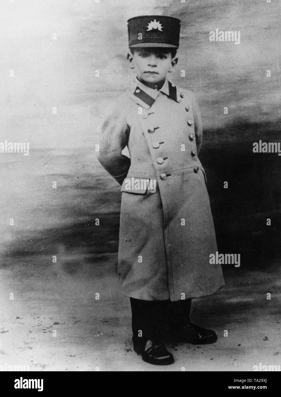 Lo scià dell'Iran Mohammad Reza Pahlavi come un bambino di nove anni. Foto Stock