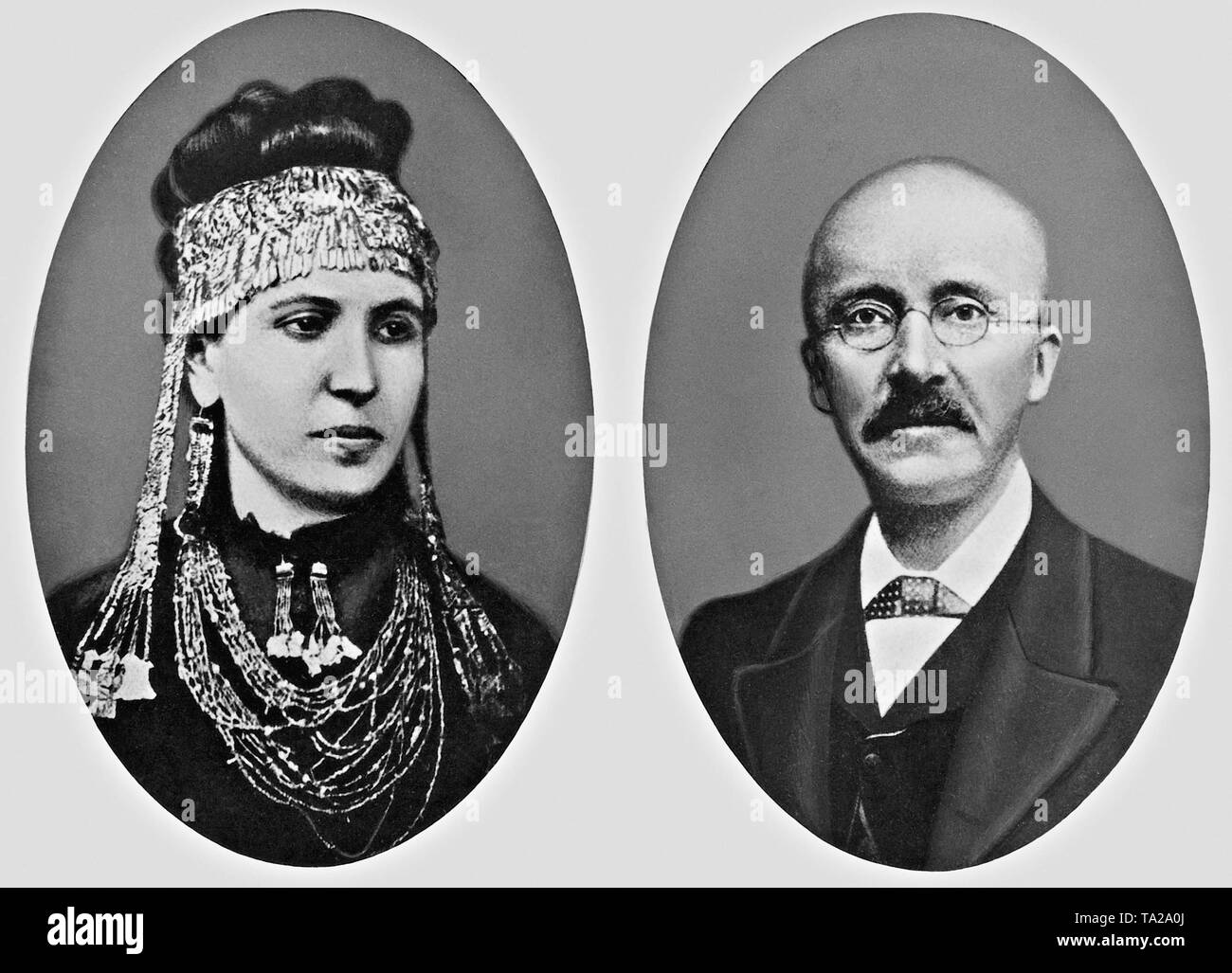 Heinrich Schliemann (1822-1890), un archeologo tedesco e di sua moglie Sophie Schliemann. Indossa un antico gioielli in oro, il cosiddetto Tesoro di Priamo', che è stato trovato da suo marito in Troy. Foto Stock