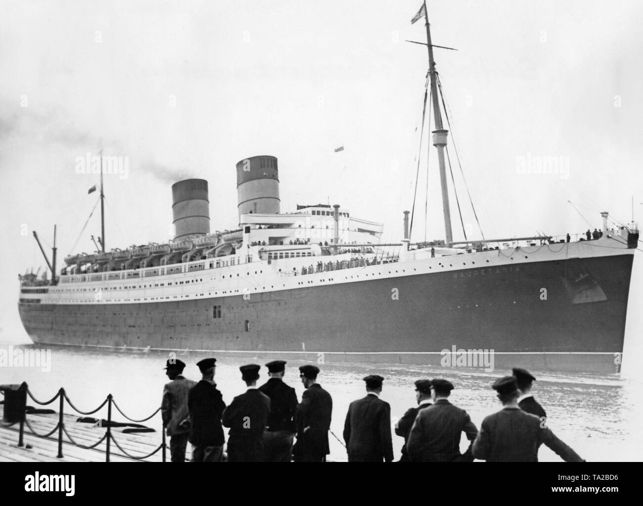Il 'Mauretania' rigidi fino al Tamigi dopo il suo viaggio inaugurale in direzione di Londra. Foto Stock