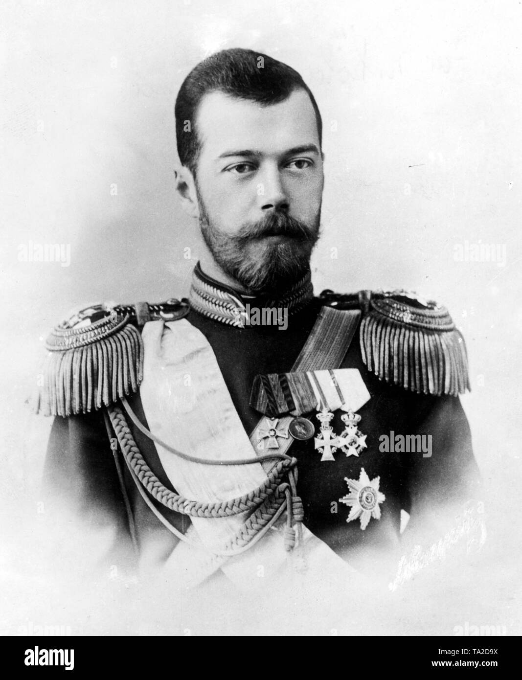 Ritratto dello zar Nicola II di Russia in uniforme. Foto non datata intorno al 1900. Foto Stock