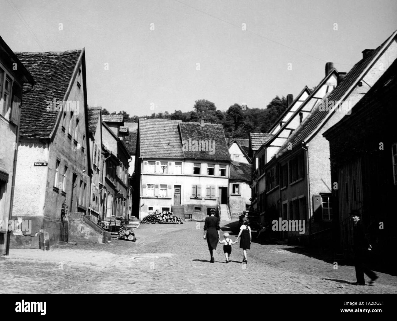 La corsia di montagna con il Klosterstrasse a Otterberg nel distretto di Kaiserslautern. Foto Stock