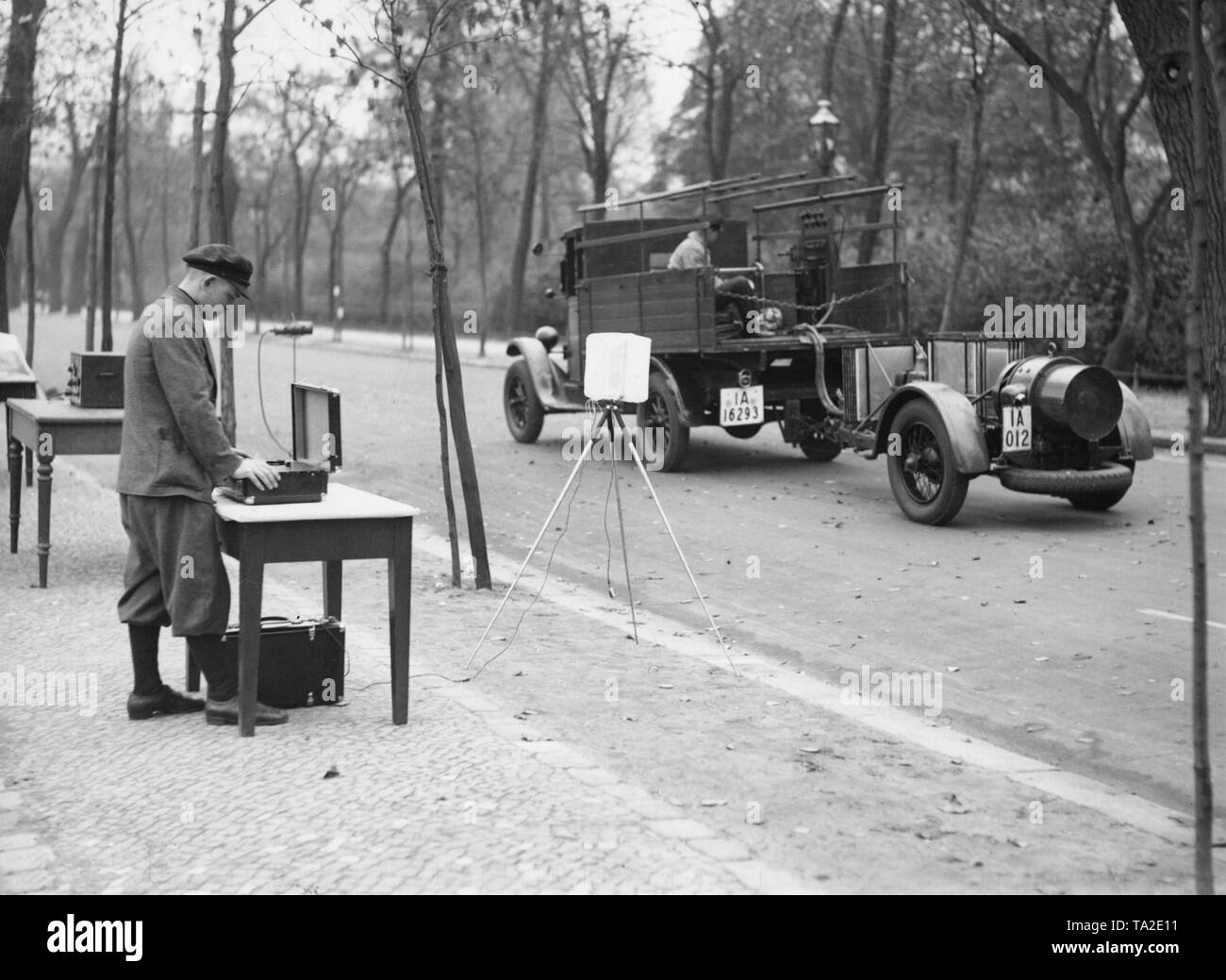 In una serie di esperimenti dell'Università di Berlino di tecnologia il volume di un carrello è misurata durante la frenata al Gartenufer nel quartiere di Charlottenburg. Foto Stock