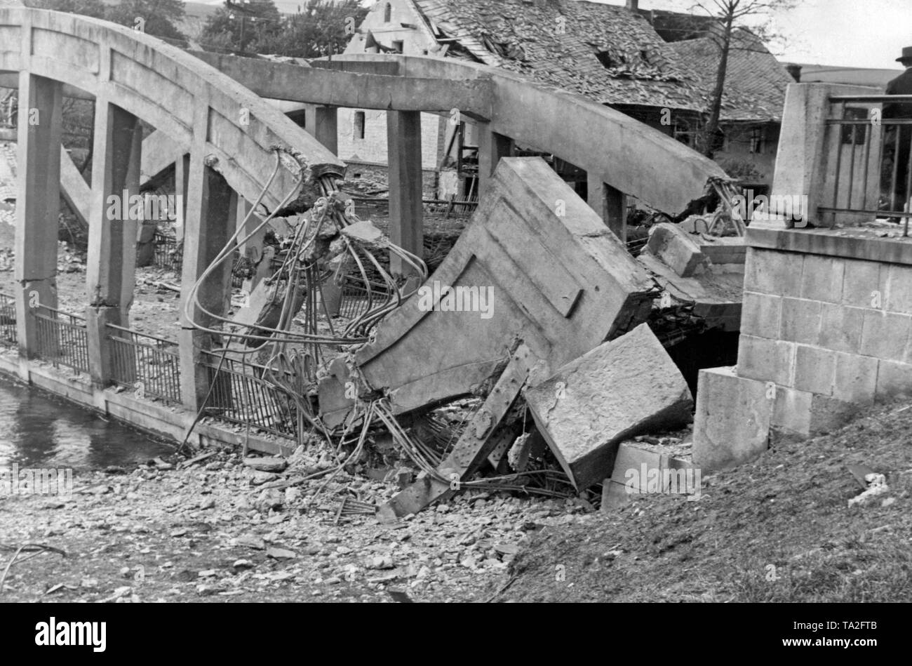 Nel corso del Sudetenland crisi ci sono stati conflitti militari tra i tedeschi dei Sudeti e il Czechoslovaks. Il ponte fu distrutto in Breitenfurt. Foto Stock