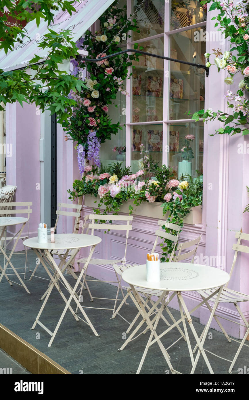 Peggy porschen cake shop esterno. Il quartiere di Belgravia a Londra, Inghilterra Foto Stock