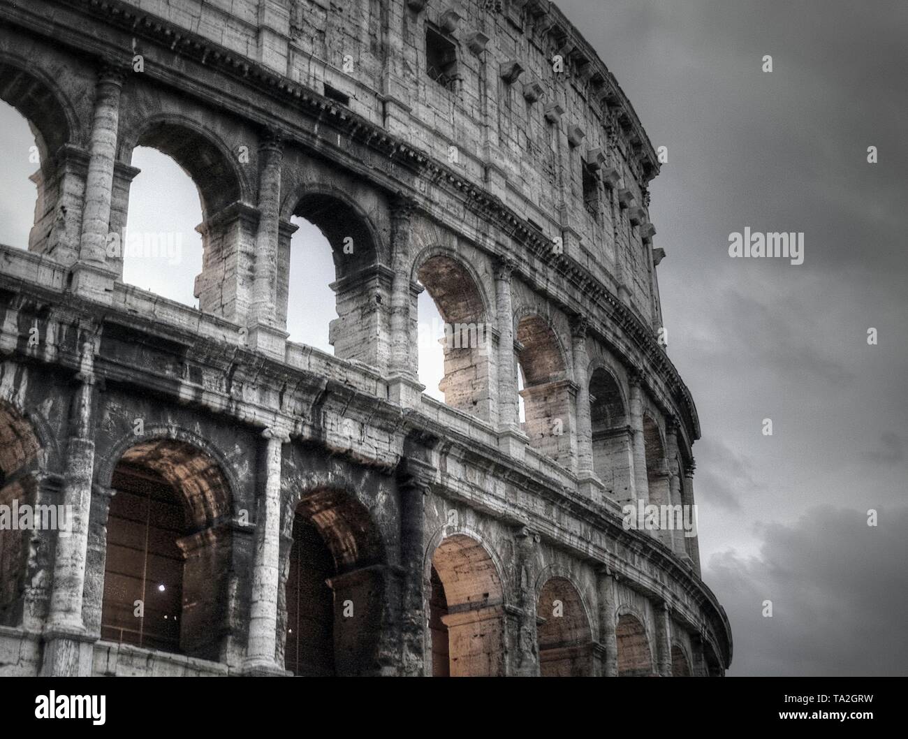 Roma popolare punto di riferimento in Italia in un giorno di pioggia Foto Stock