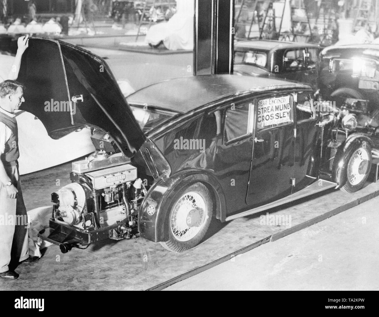 Un Crossley con corpo aerodinamico al British International Motor Show al London Olympia Foto Stock