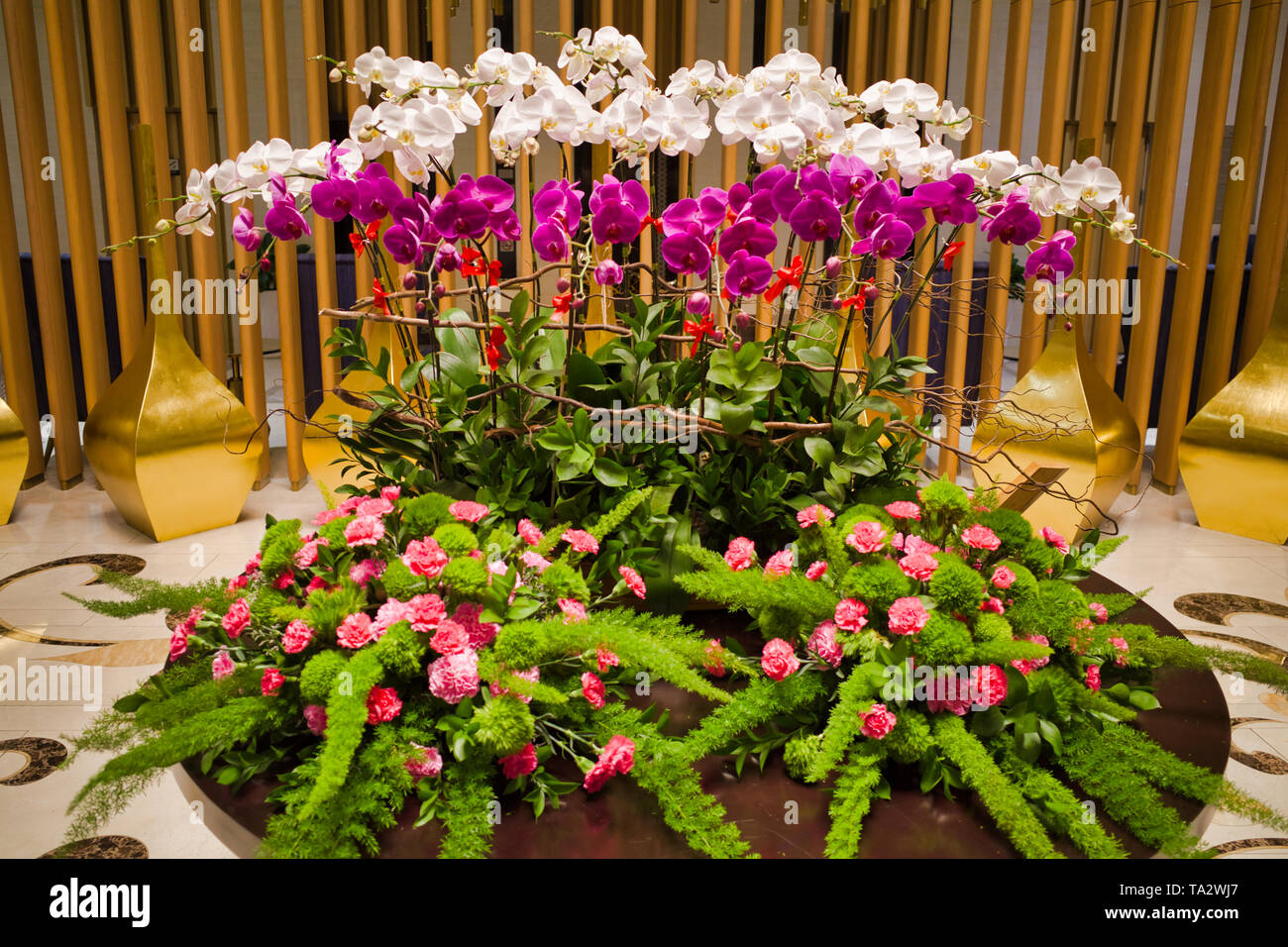 Phu Quoc island, Vietnam - Marzo 27, 2019: installazione di fiori in hotel Foto Stock