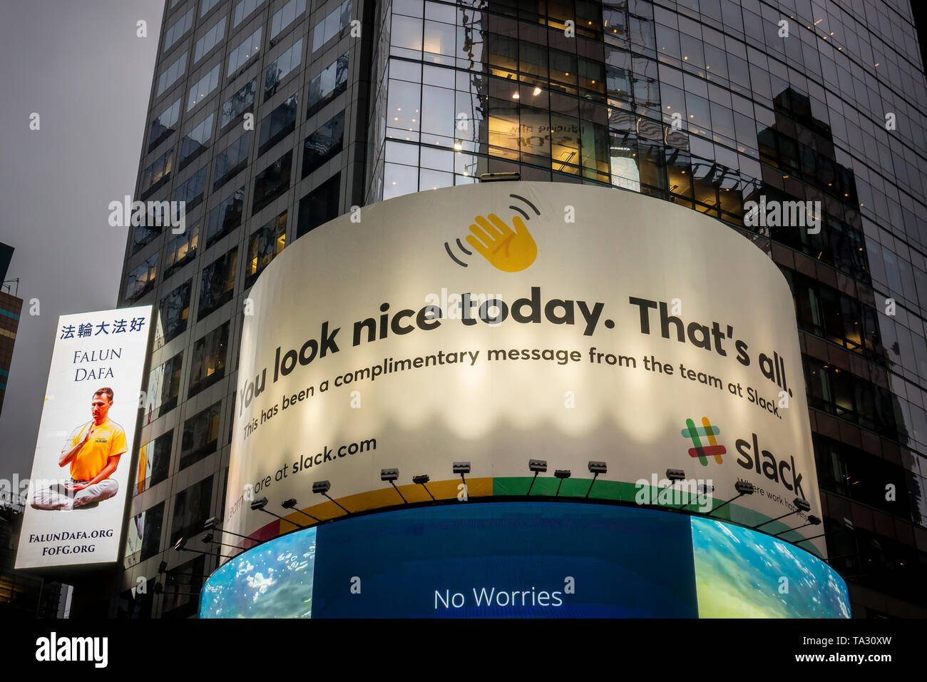 Un cartellone pubblicizza il popolare strumento di collaborazione lasco in Times Square a New York martedì, 14 maggio 2019. Il gioco è segnalato per essere la pianificazione di un'offerta pubblica iniziale nel 2019. (Â© Richard B. Levine) Foto Stock