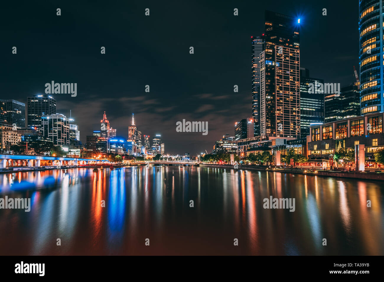 Le luci della città di Melbourne, Australia Foto Stock
