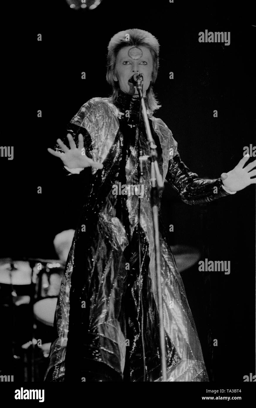 1973, Maggio 12th, Londra, Earls Court di Londra, Gran Bretagna - 1973 (foto Gijsbert Hanekroot) *** Caption locale *** David Bowie ziggy stardust earls court ahoi Foto Stock