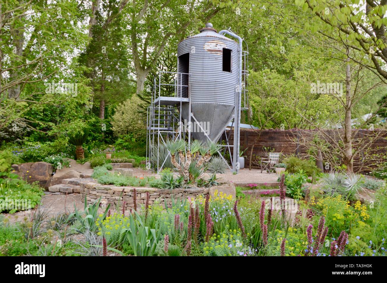Il Giardino di resilienza a 2019 rhs Chelsea flower show a Londra Inghilterra Foto Stock