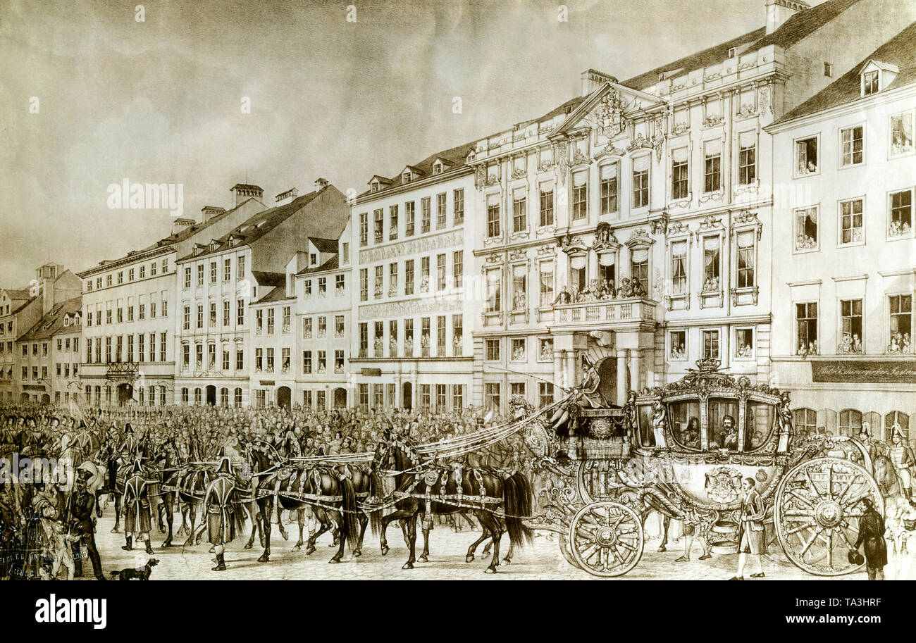 Questa rappresentazione contemporanea mostra re Ludwig I nel suo otto-cavallo auto festosa, con un Forerunner sul modo attraverso il centro di Monaco di Baviera. La pittura non datata, probabilmente dal 1830s. Foto Stock