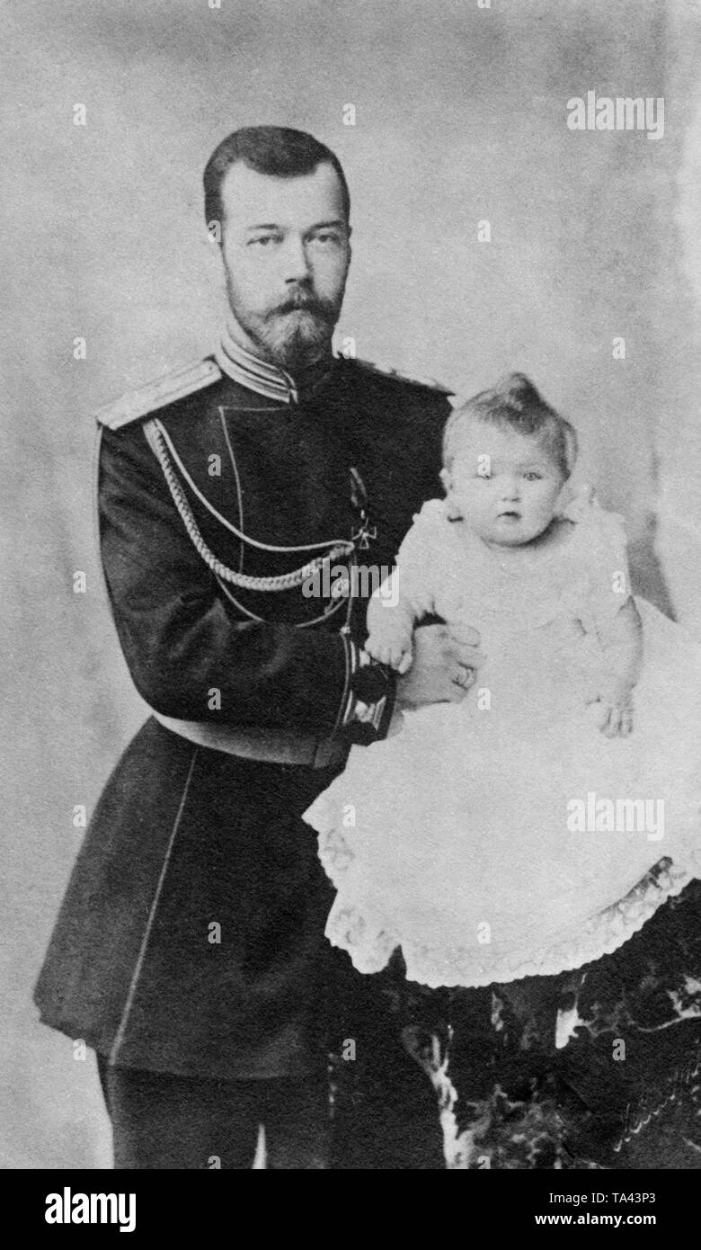 Lo Zar Nicola II di Russia con il suo figlio ed erede apparente al trono Alexei. Foto Stock