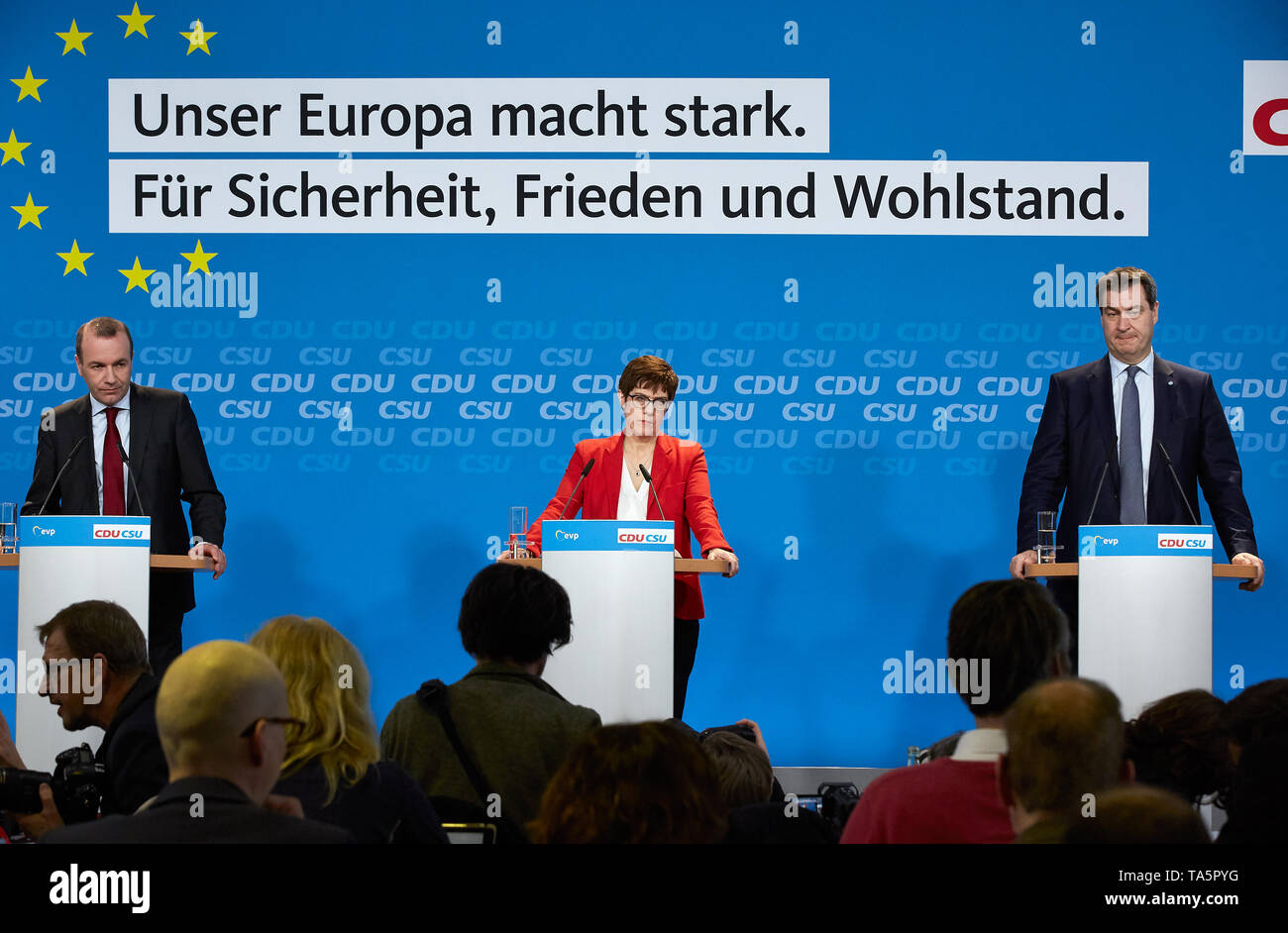 25.03.2019, Berlin, Berlin, Germania - Annegret Kramp-Karrenbauer, presidente della CDU - Manfred Weber, vice presidente della CSU e superiore del candidato Foto Stock